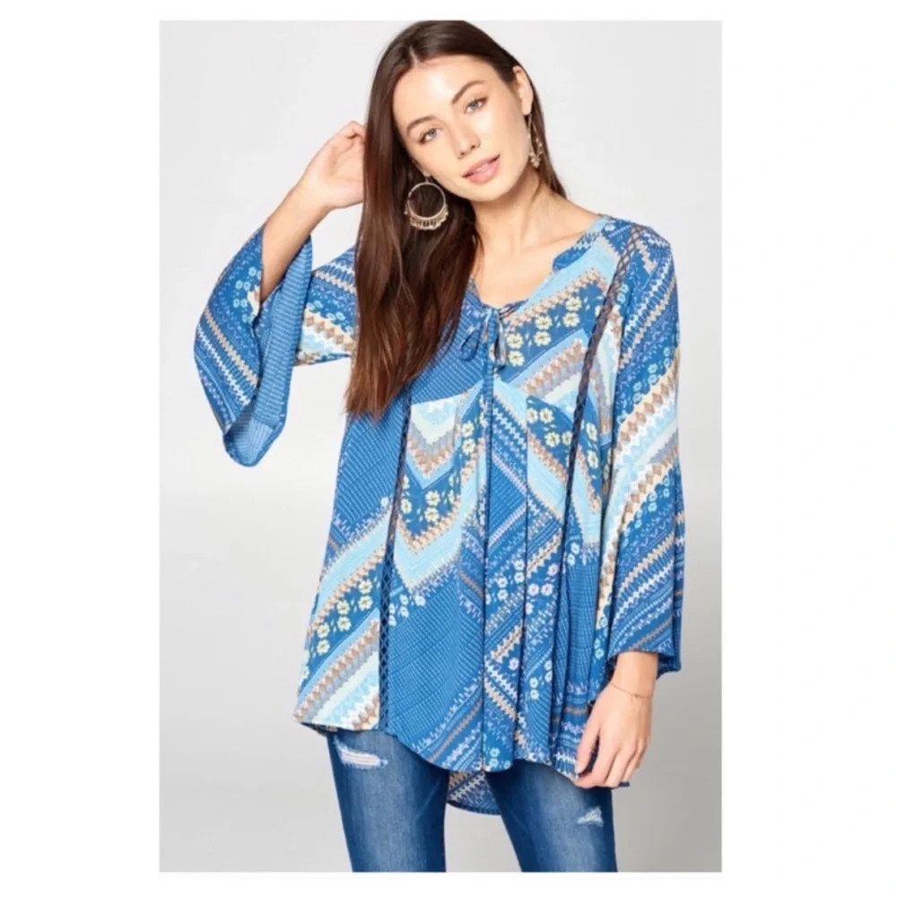1 LEFT! Floral Printed Bell Sleeve Women's Top - Picture 2 of 7